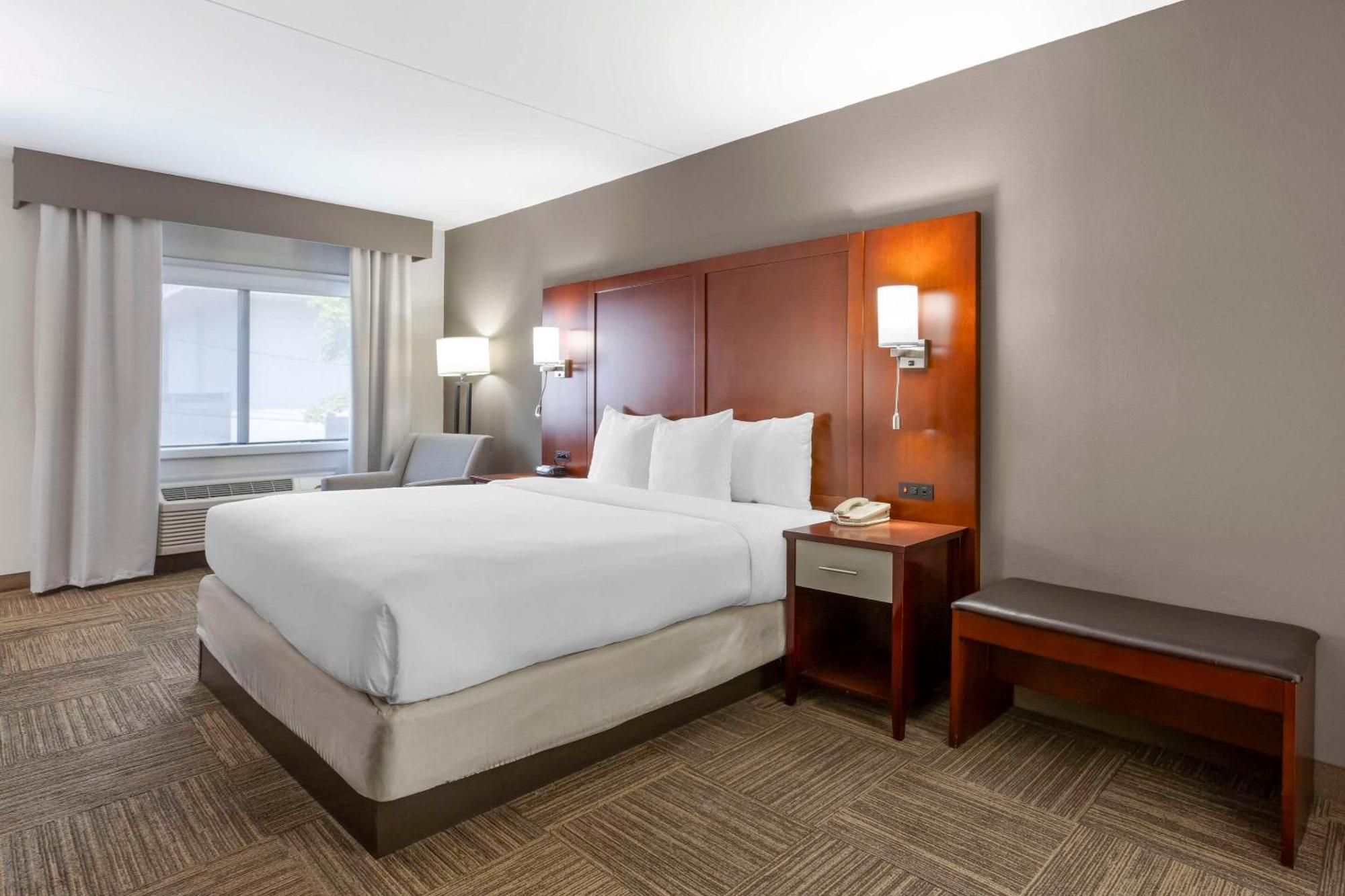 Comfort Inn Edgewater On Hudson River Bagian luar foto