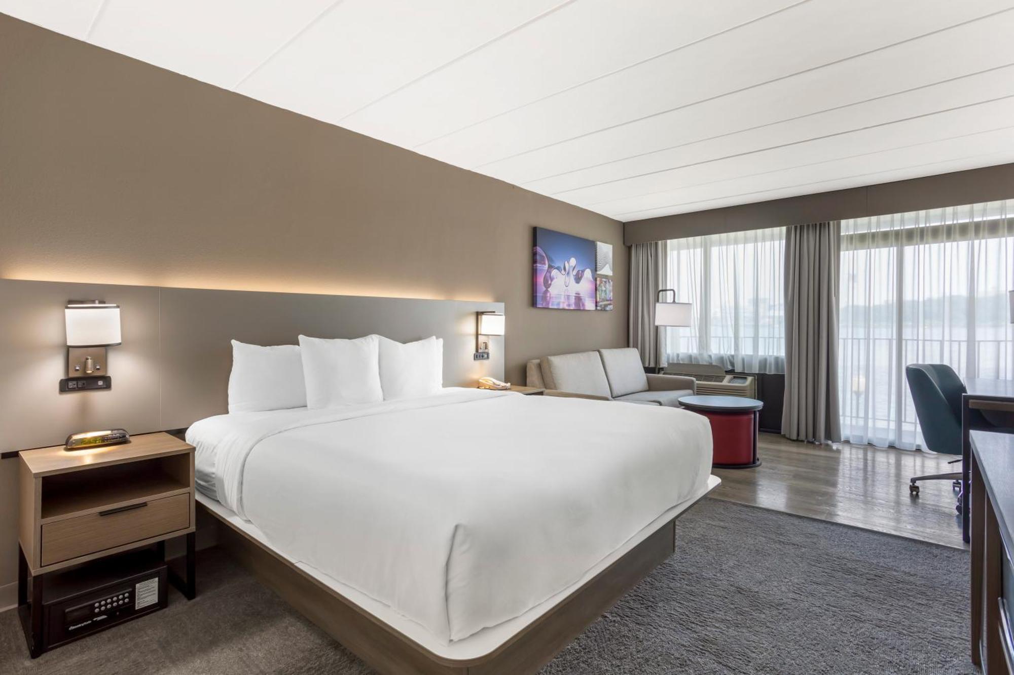 Comfort Inn Edgewater On Hudson River Bagian luar foto