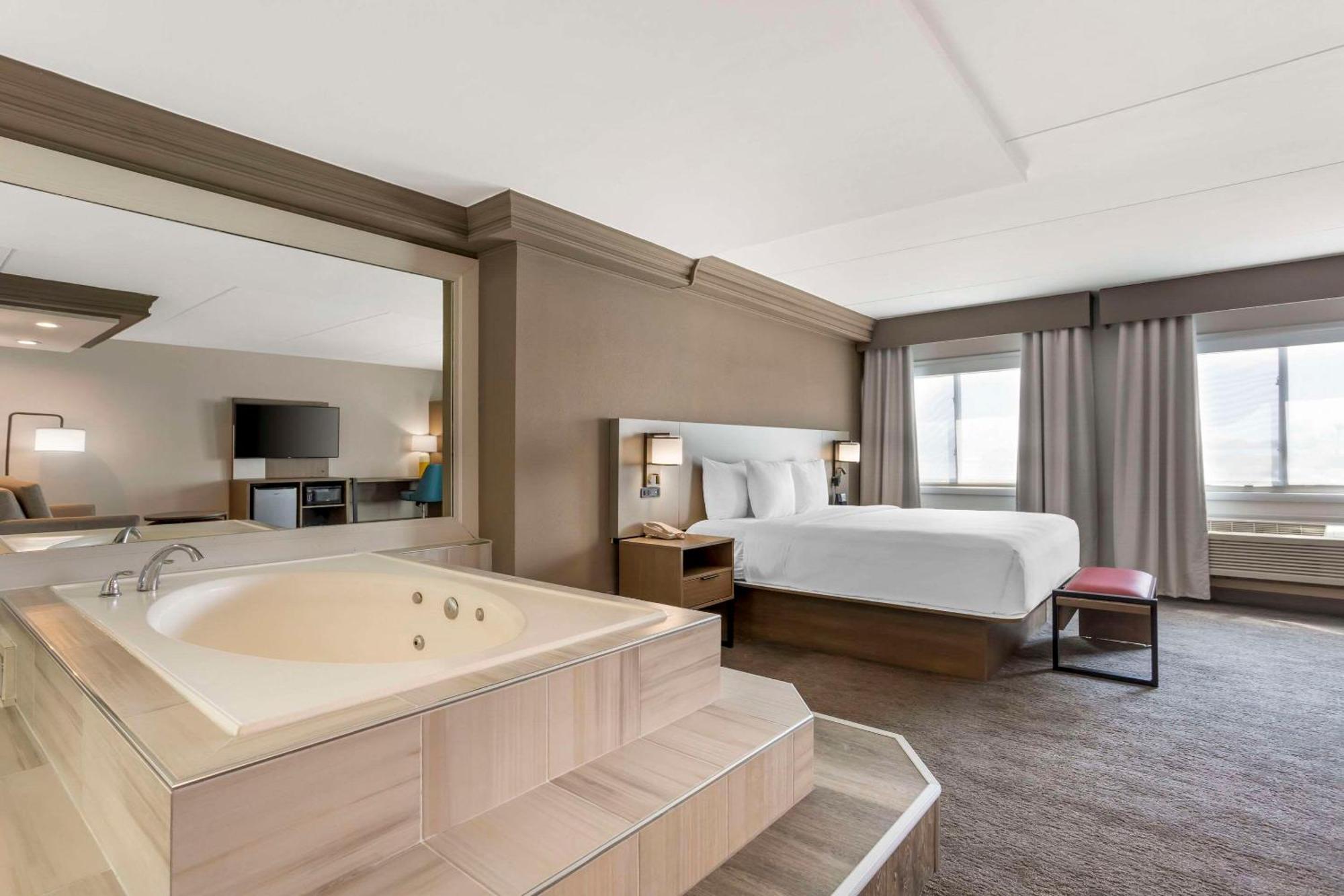 Comfort Inn Edgewater On Hudson River Bagian luar foto