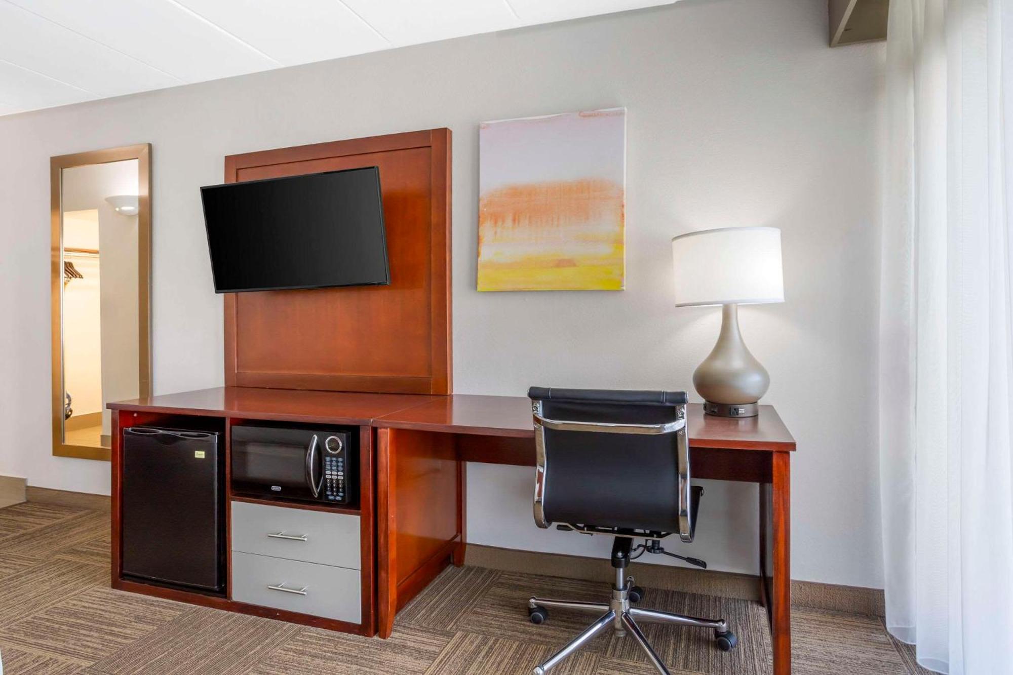Comfort Inn Edgewater On Hudson River Bagian luar foto